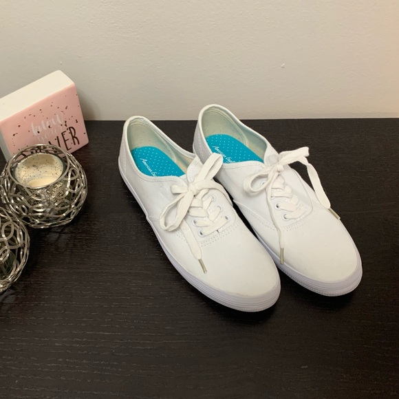 American Eagle Outfitters Shoes - NWOT AEO White Sneaker Size 8 1/2 New